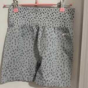 ABYL Gray Leopard Biker Shorts M Medium